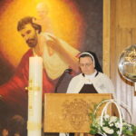 s. Ana Terezija čita liturgijsko čitanje